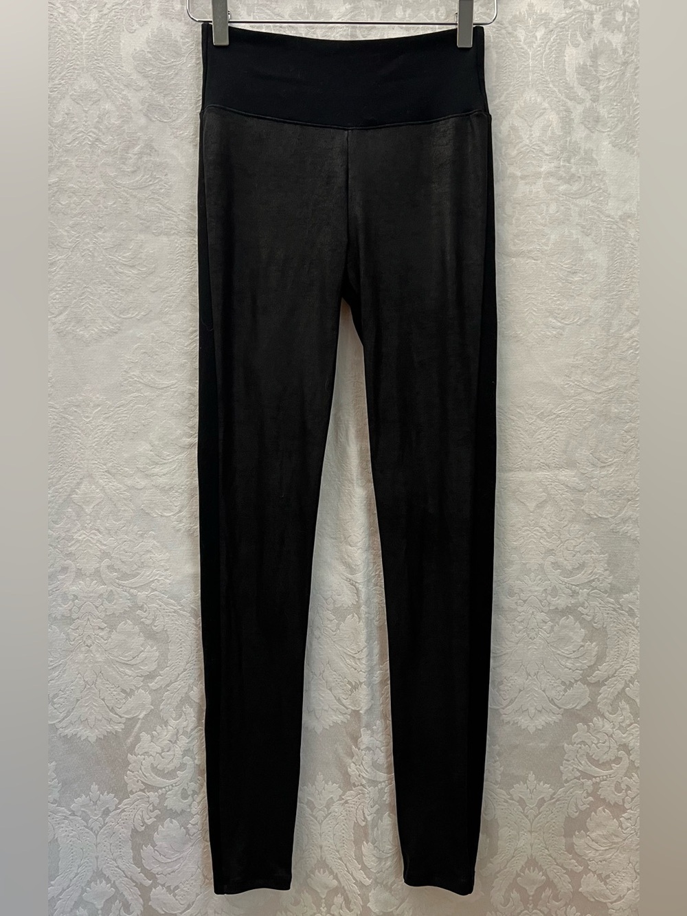 Assets By Spanx Women’s Textured Faux Leather Front Leggings Size Small GUC